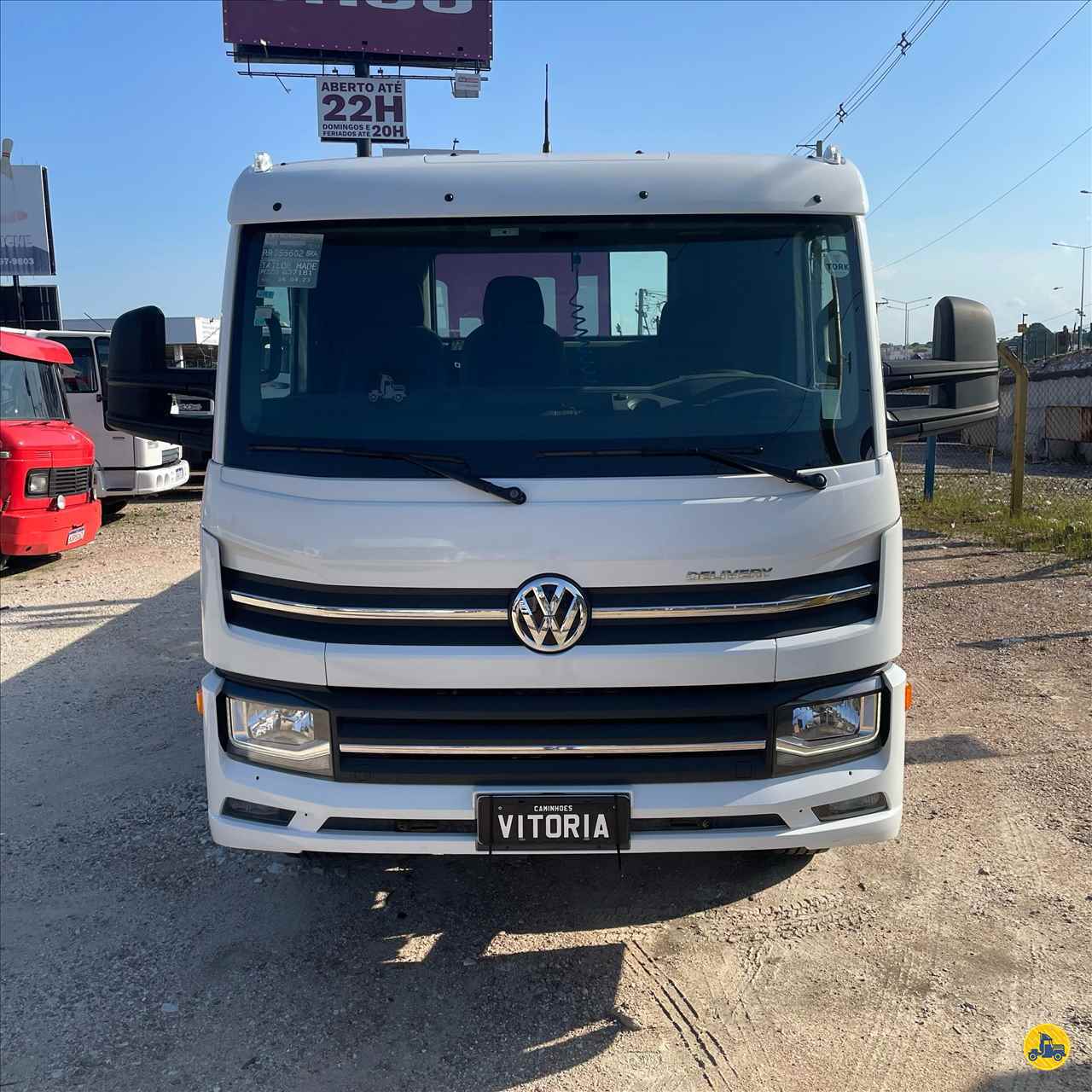 CAMINHAO VOLKSWAGEN VW 11180 Plataforma Guincho 3/4 4x2 Vitória Caminhões CURITIBA PARANÁ PR