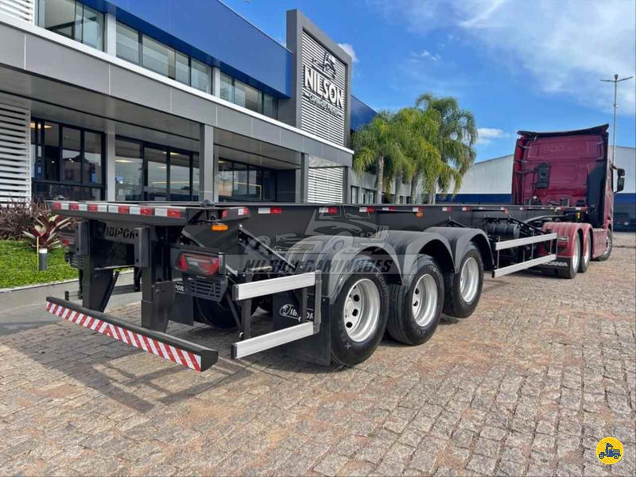 CARRETA SEMI-REBOQUE PORTA-CONTAINER Nilson Caminhoes SAO JOSE DOS PINHAIS PARANÁ PR