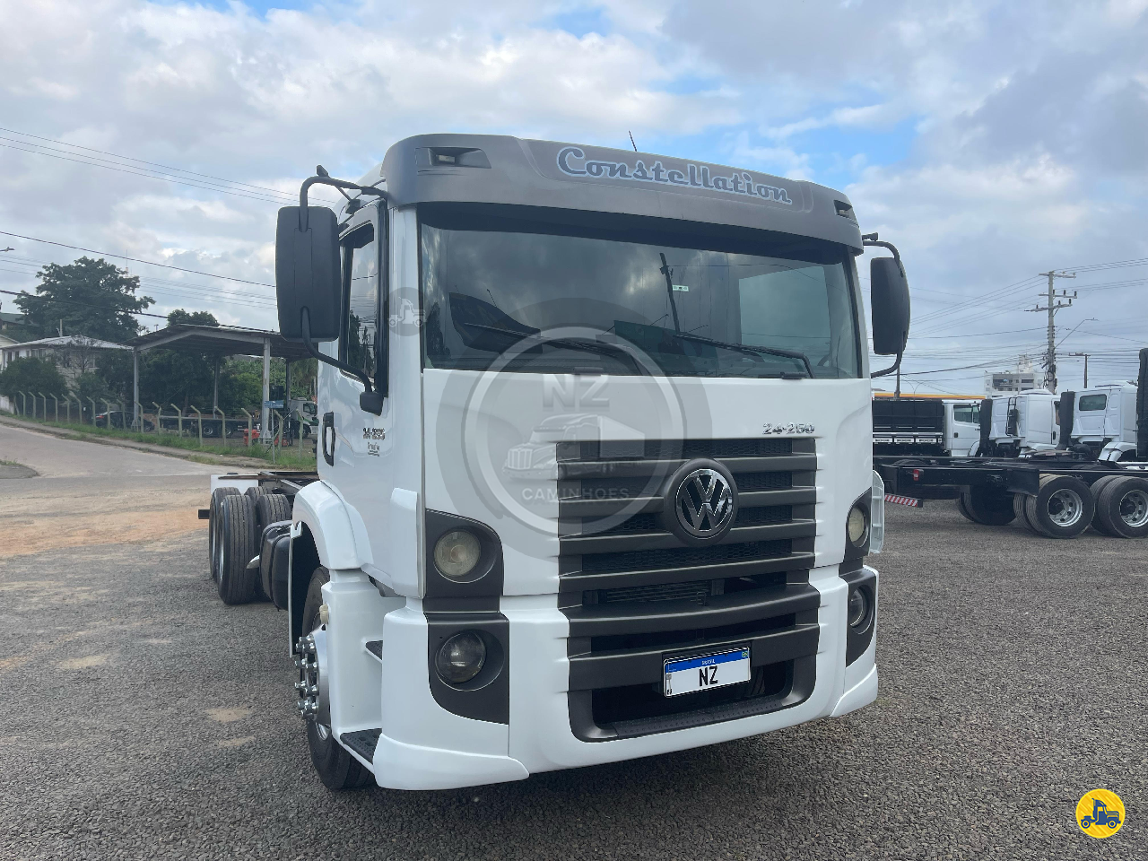 VW 24250 de NZ Veículos e Caminhões