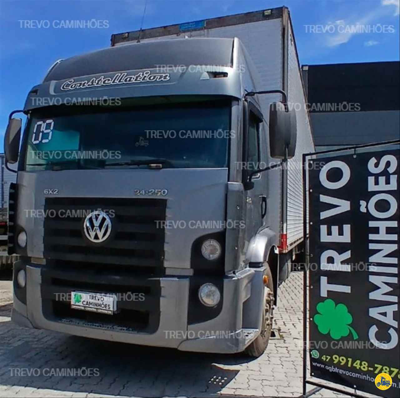 CAMINHAO VOLKSWAGEN VW 24250 Baú Furgão Truck 6x2 Trevo Caminhões - AGB ITAJAI SANTA CATARINA SC