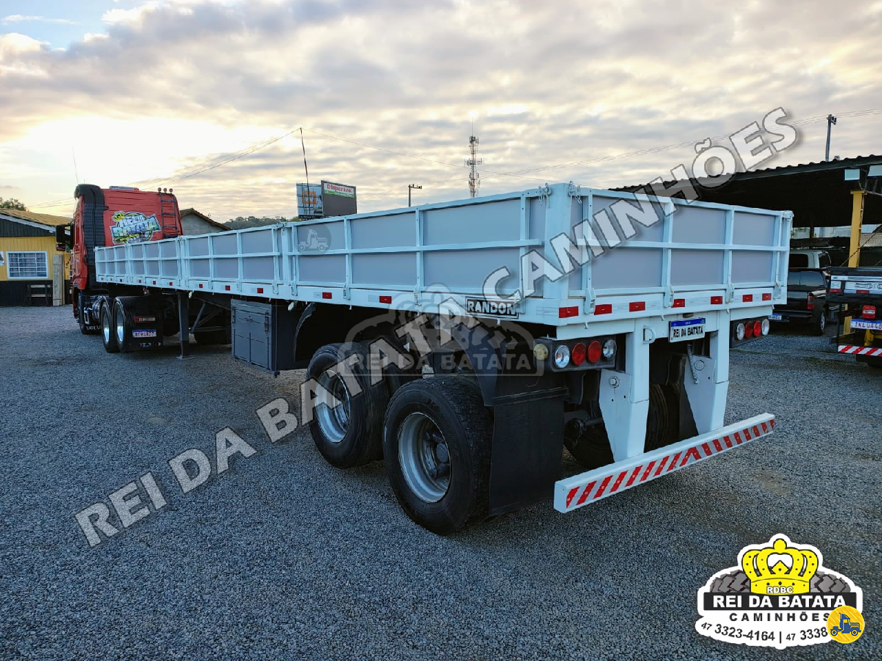 CARRETA SEMI-REBOQUE PORTA-CONTAINER Rei da Batata Caminhões BLUMENAU SANTA CATARINA SC