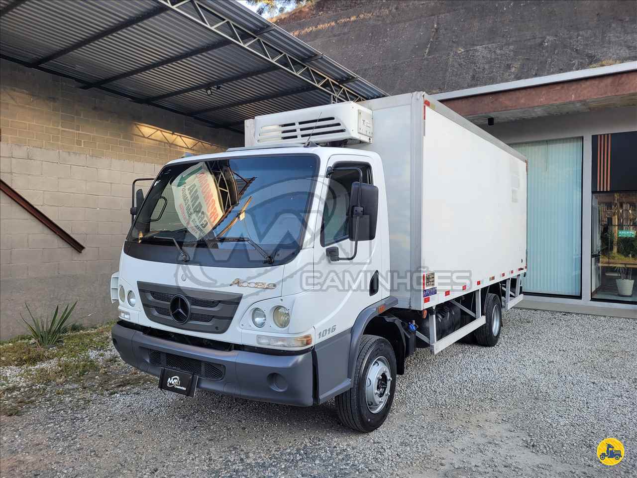CAMINHAO MERCEDES-BENZ MB 1016 Baú Frigorífico 3/4 4x2 Maxi Caminhões TERESOPOLIS RIO DE JANEIRO RJ