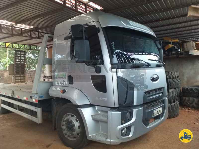 Caminhao Ford CARGO 2423 usado à venda