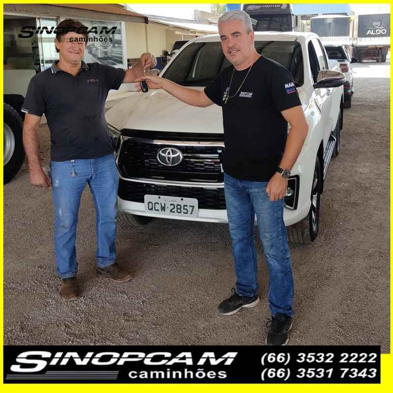 Nosso amigo e cliente Jocimar Aparecido Dal Poz aqui de Sinop - MT, fez a retirada da sua nova Toyota Hilux SRX 2018/2019. Nós da Sinopcam Caminhões desejamos muito sucesso e agradecemos pela preferência.