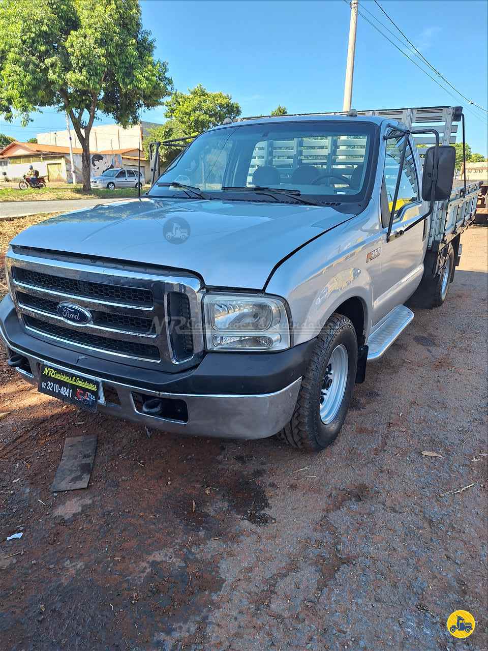 F350 de NR Caminhões e Guindastes