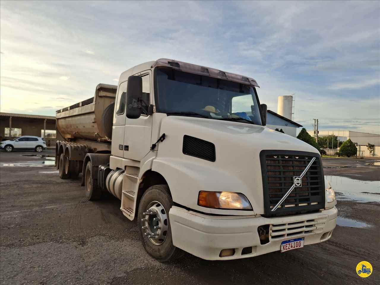 CAMINHAO VOLVO VOLVO NH12 380 Cavalo Mecânico Cavalo 4x2 Debastiani Caminhões ANAPOLIS GOIAS GO