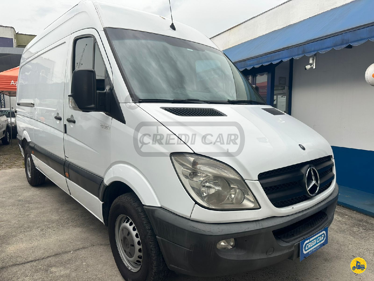 UTILITARIOS MERCEDES-BENZ Sprinter Furgão 311 Credicar Automóveis  GUARATINGUETA SÃO PAULO SP