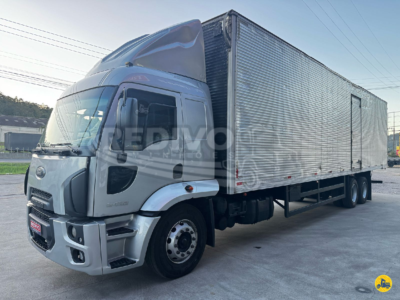 CAMINHAO FORD CARGO 2422 Baú Furgão Truck 6x2 Redivo Caminhões TUBARAO SANTA CATARINA SC