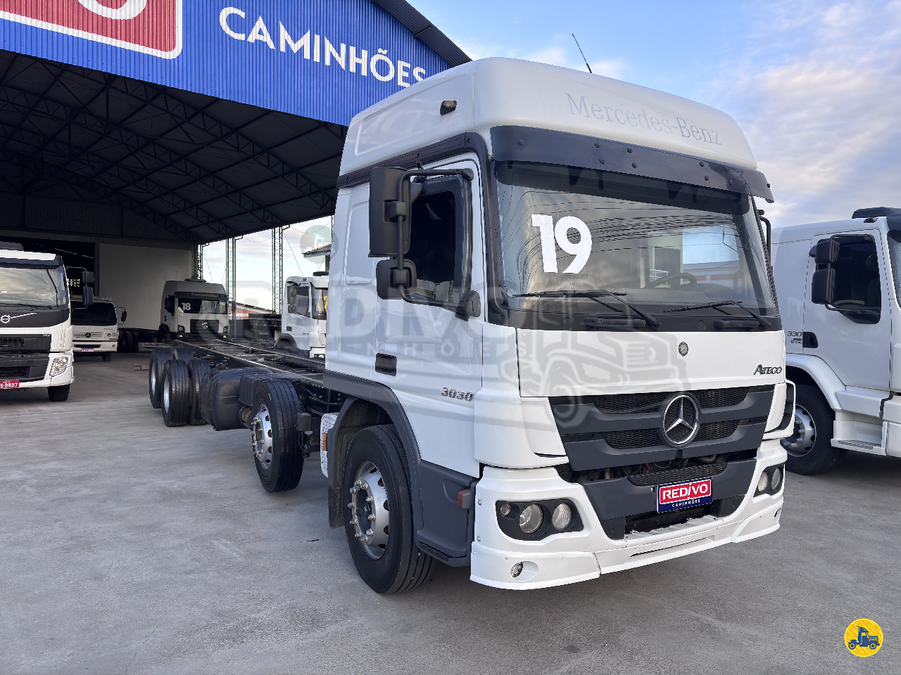 CAMINHAO MERCEDES-BENZ MB 3030 Chassis BiTruck 8x2 Redivo Caminhões TUBARAO SANTA CATARINA SC