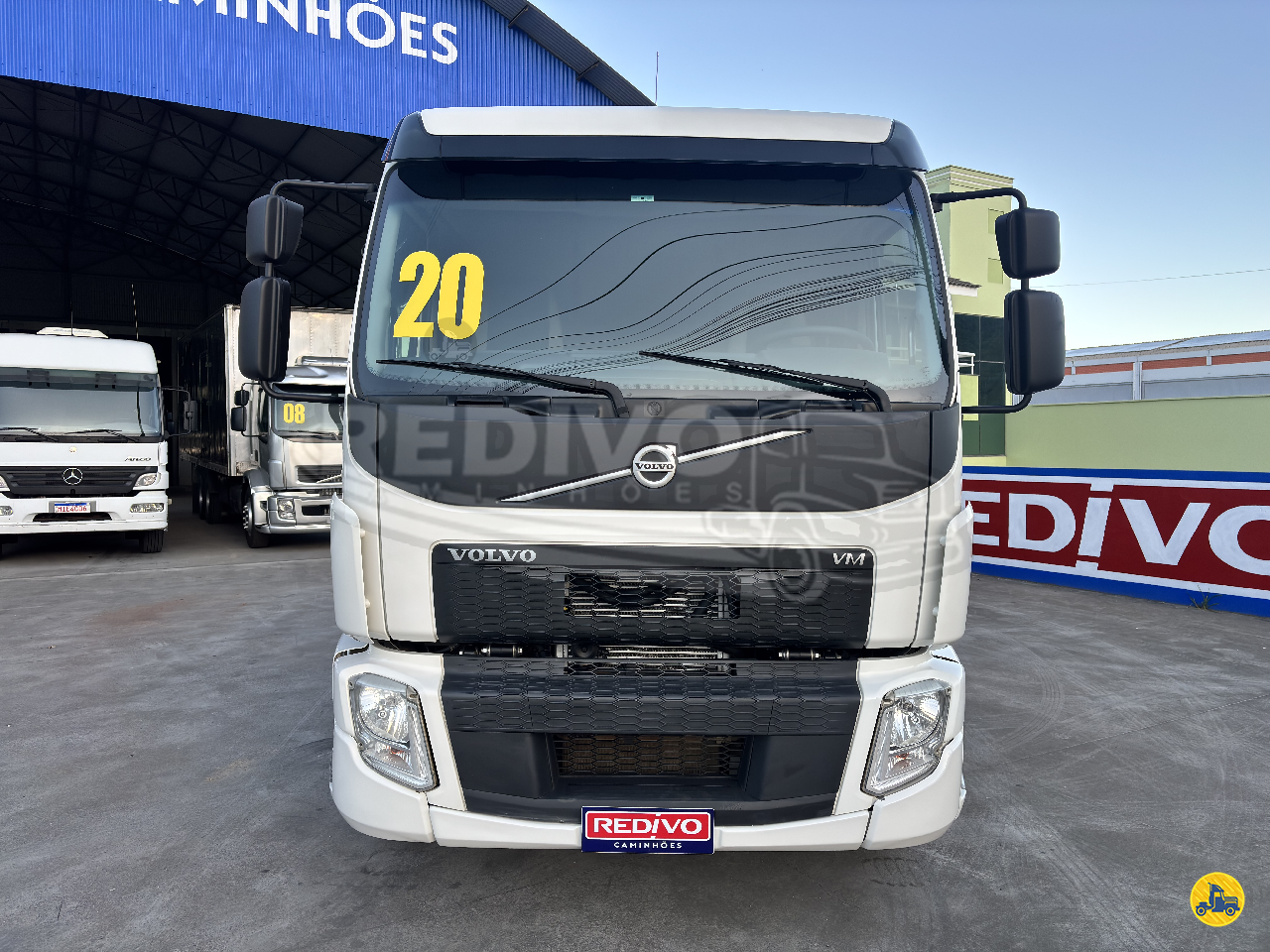 CAMINHAO VOLVO VOLVO VM 330 Chassis BiTruck 8x2 Redivo Caminhões TUBARAO SANTA CATARINA SC