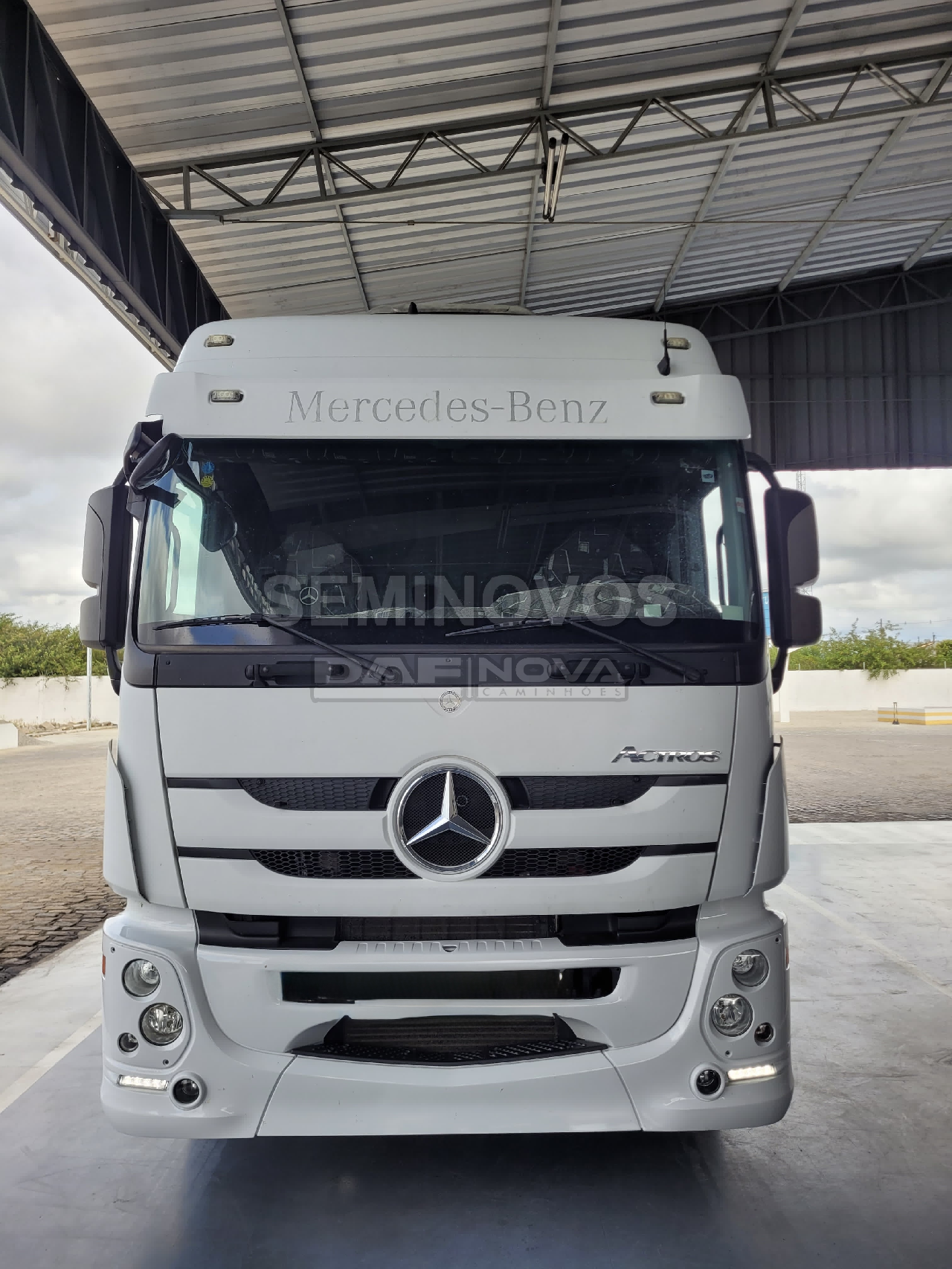 CAMINHAO MERCEDES-BENZ MB 2546 Cavalo Mecânico Cavalo 6x2 DAF Nova Caminhões - Jaboatão dos Guararapes JABOATAO DOS GUARARAPES PERNAMBUCO PE
