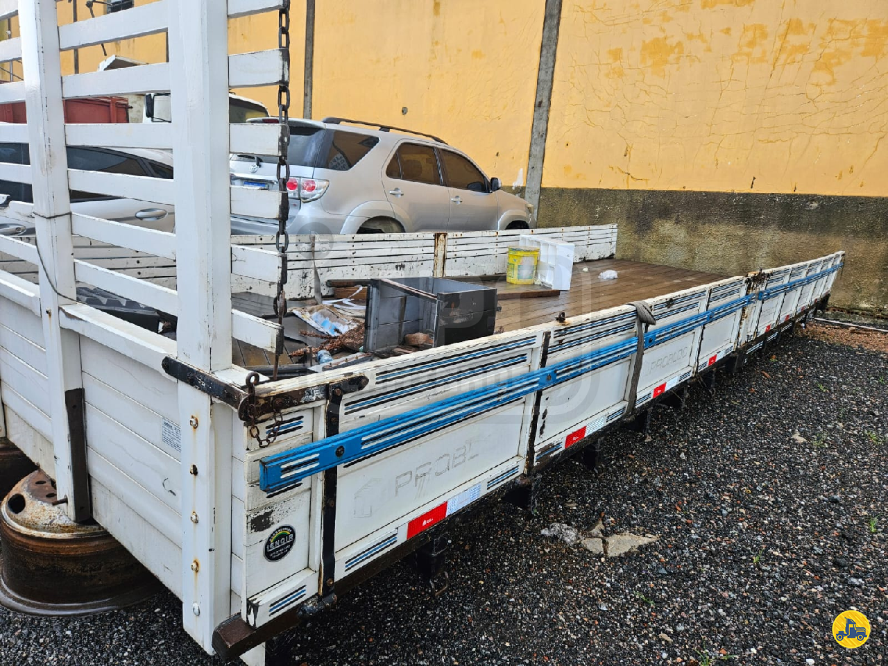 CARROCERIA SOBRE CHASSI  TRUCK CARGA SECA JPC Caminhões CURITIBA PARANÁ PR