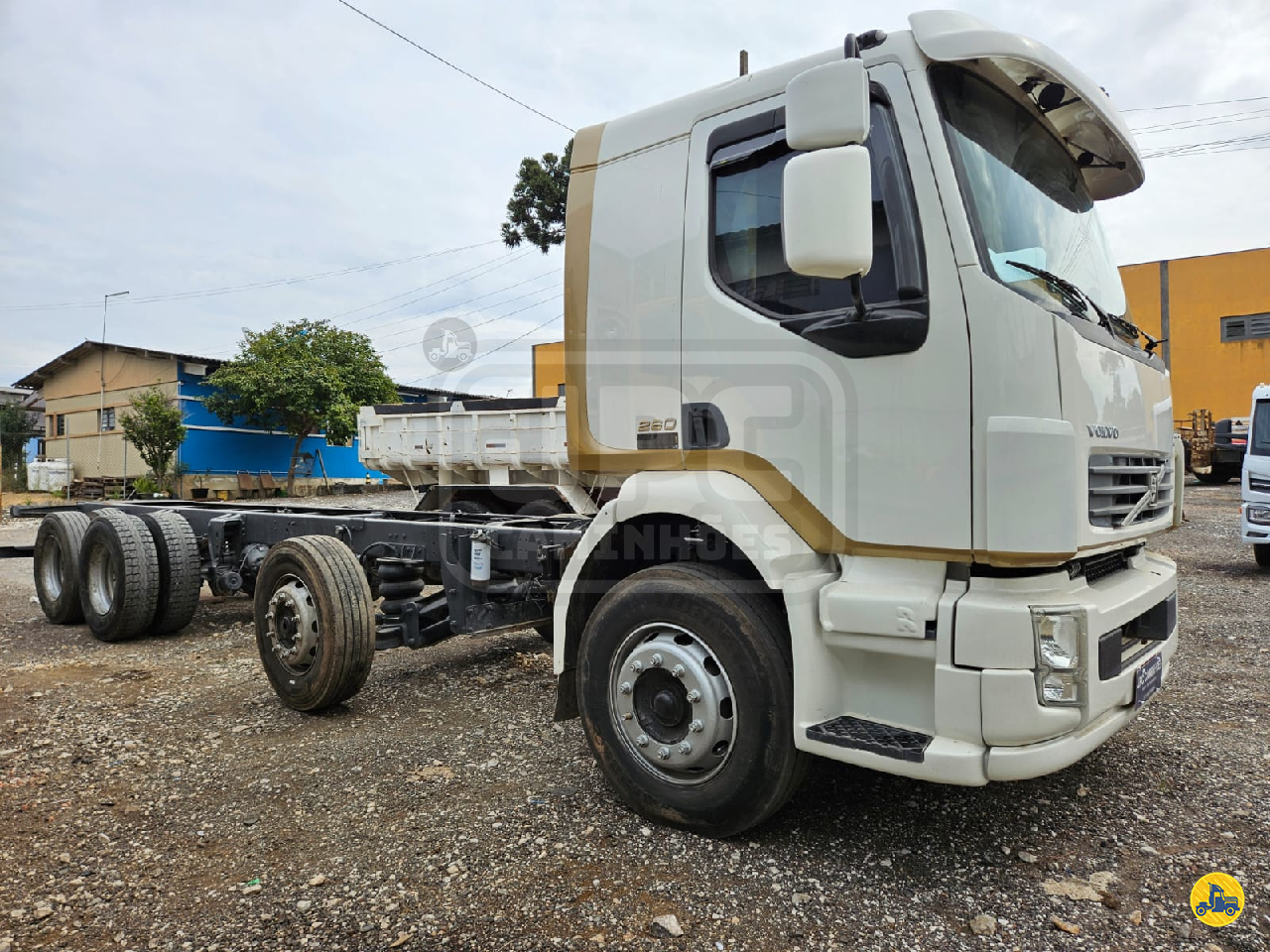 CAMINHAO VOLVO VOLVO VM 260 BiTruck 8x2 JPC Caminhões CURITIBA PARANÁ PR