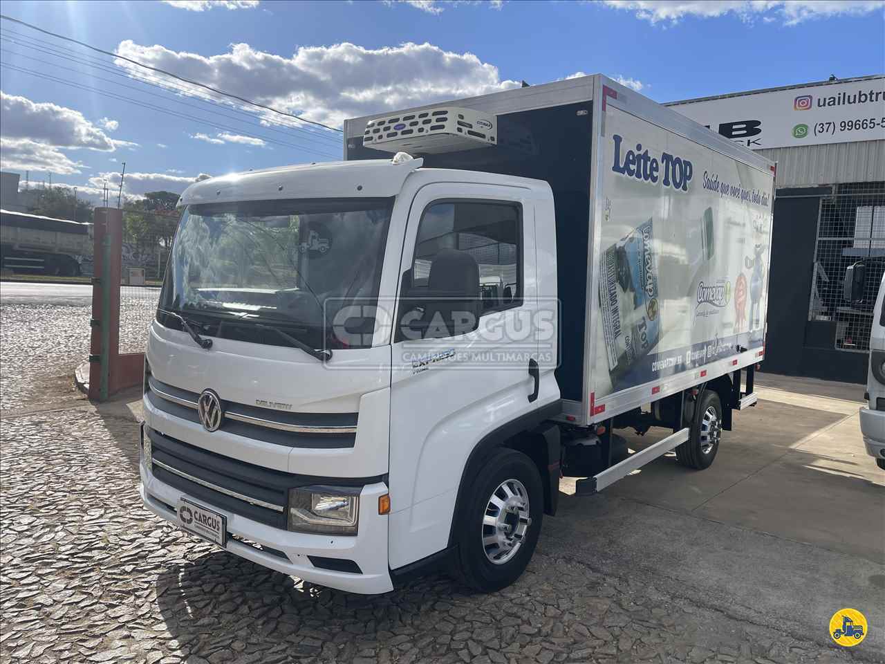 CAMINHAO VOLKSWAGEN DELIVERY EXPRESS Baú Frigorífico 3/4 4x2 Cargus Caminhões Multimarcas PARA DE MINAS MINAS GERAIS MG