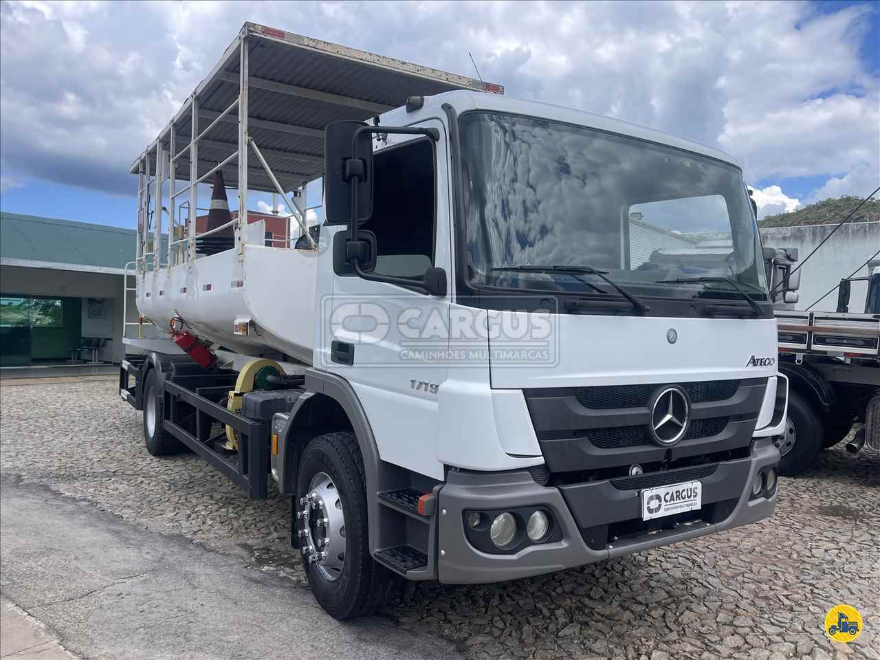 CAMINHAO MERCEDES-BENZ MB 1419 Comboio Toco 4x2 Cargus Caminhões Multimarcas PARA DE MINAS MINAS GERAIS MG