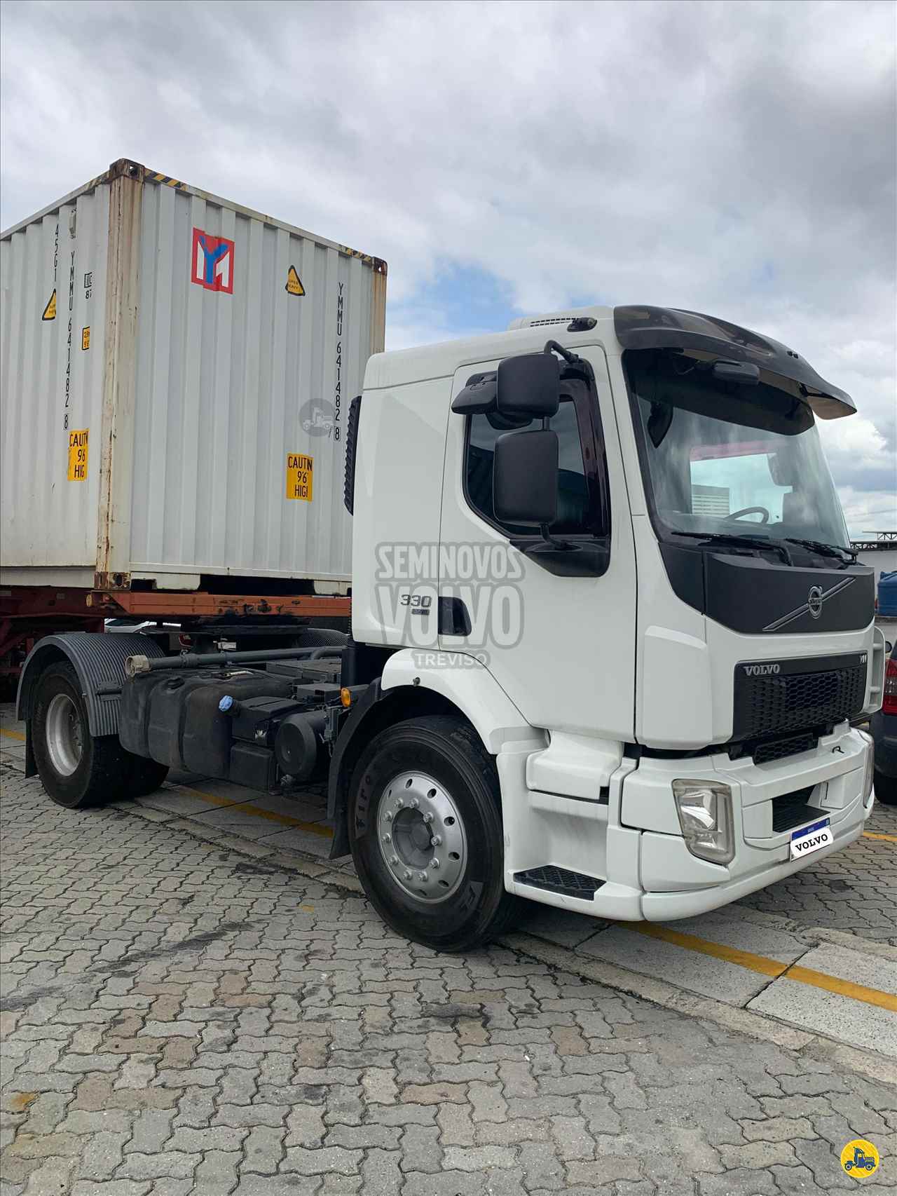 VOLVO VM 330 de Treviso Seminovos