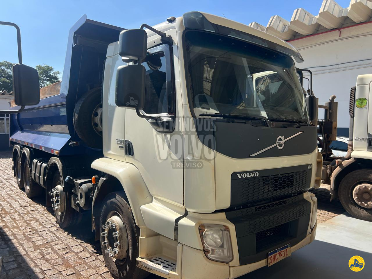 VOLVO VM 330 de Treviso Seminovos