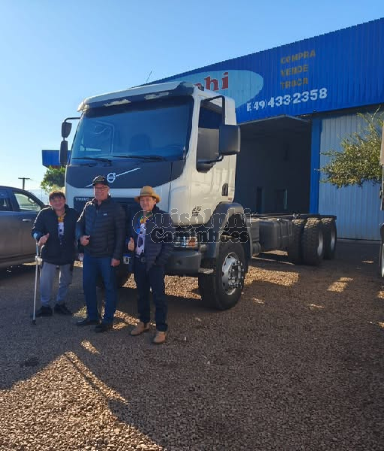 Parabenizamos os irmaos Luiz e Laudino Baldissera, da cidade de Santiago do Sul SC, pela aquisição de um Volvo VM 330 6x4 2021. A Guisolphi Caminhões agradece a preferência.