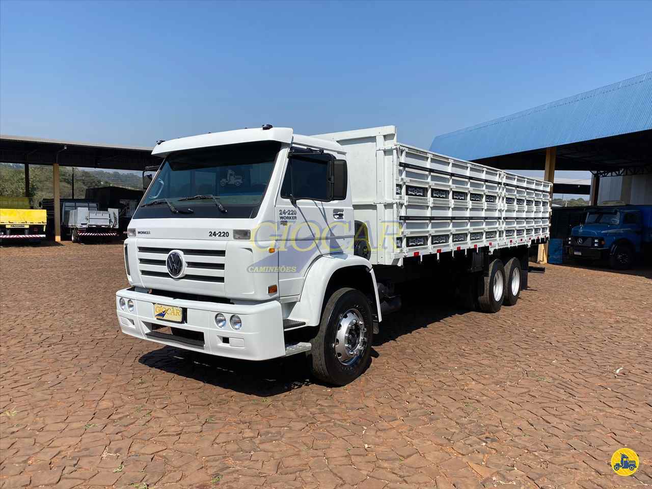 CAMINHAO VOLKSWAGEN VW 24220 Graneleiro Truck 6x2 Giocar Caminhões PATO BRANCO PARANÁ PR