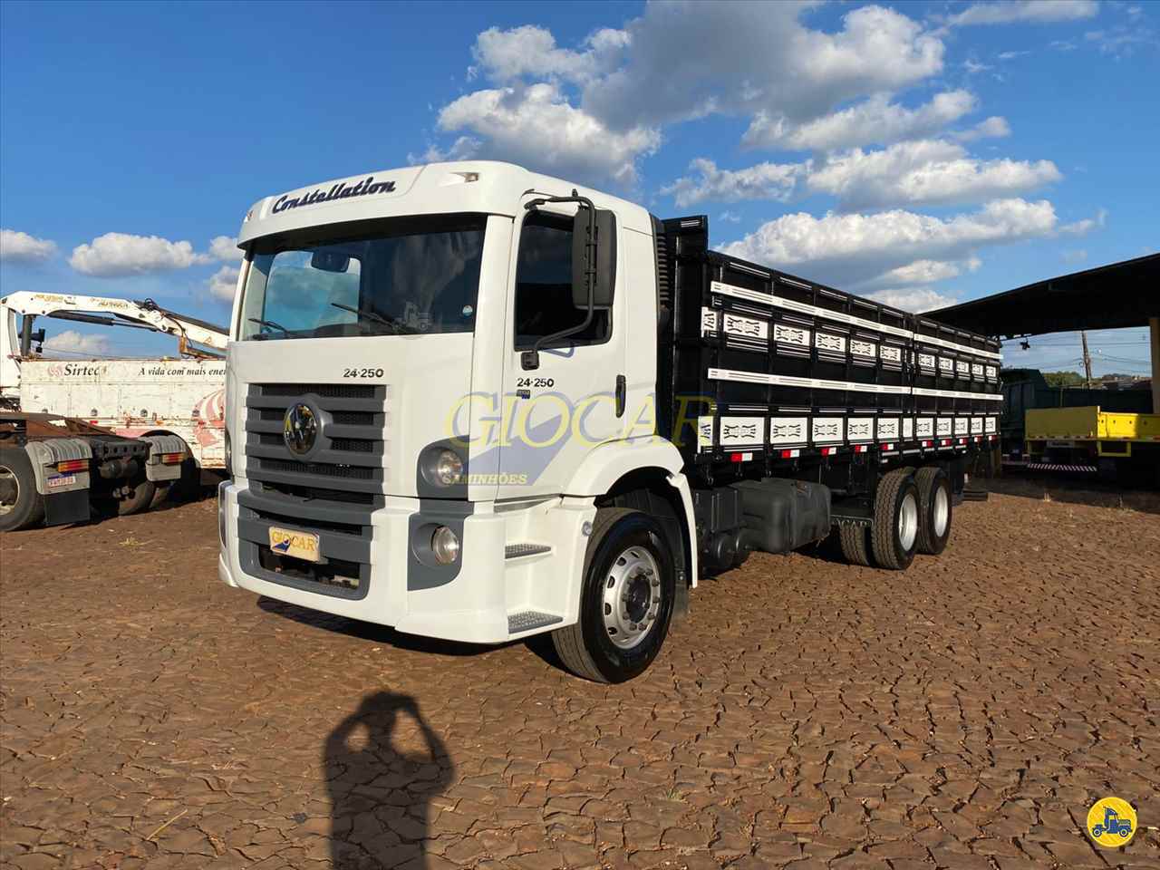 CAMINHAO VOLKSWAGEN VW 24250 Graneleiro Truck 6x2 Giocar Caminhões PATO BRANCO PARANÁ PR