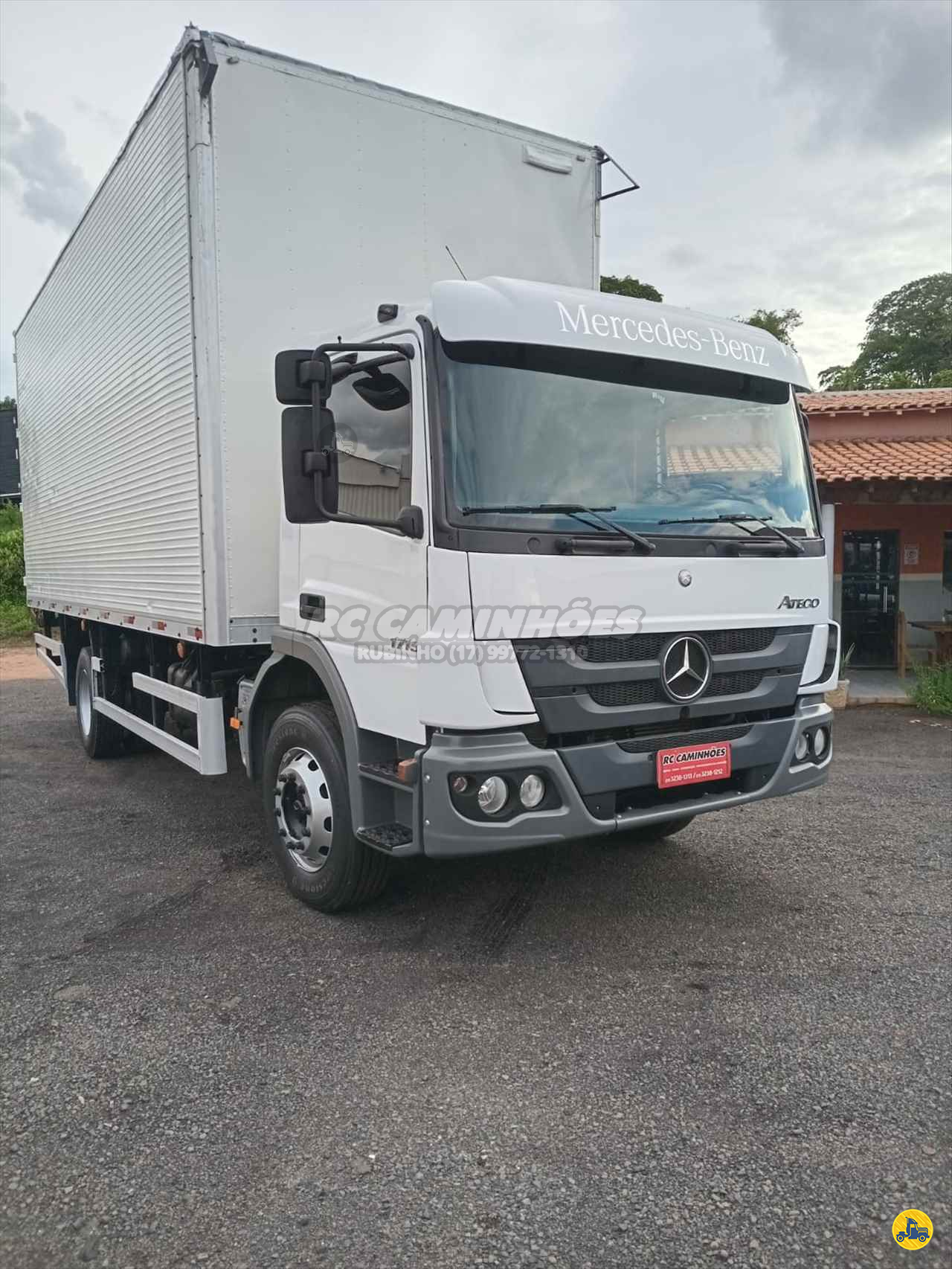 MB 1719 de RC Caminhões