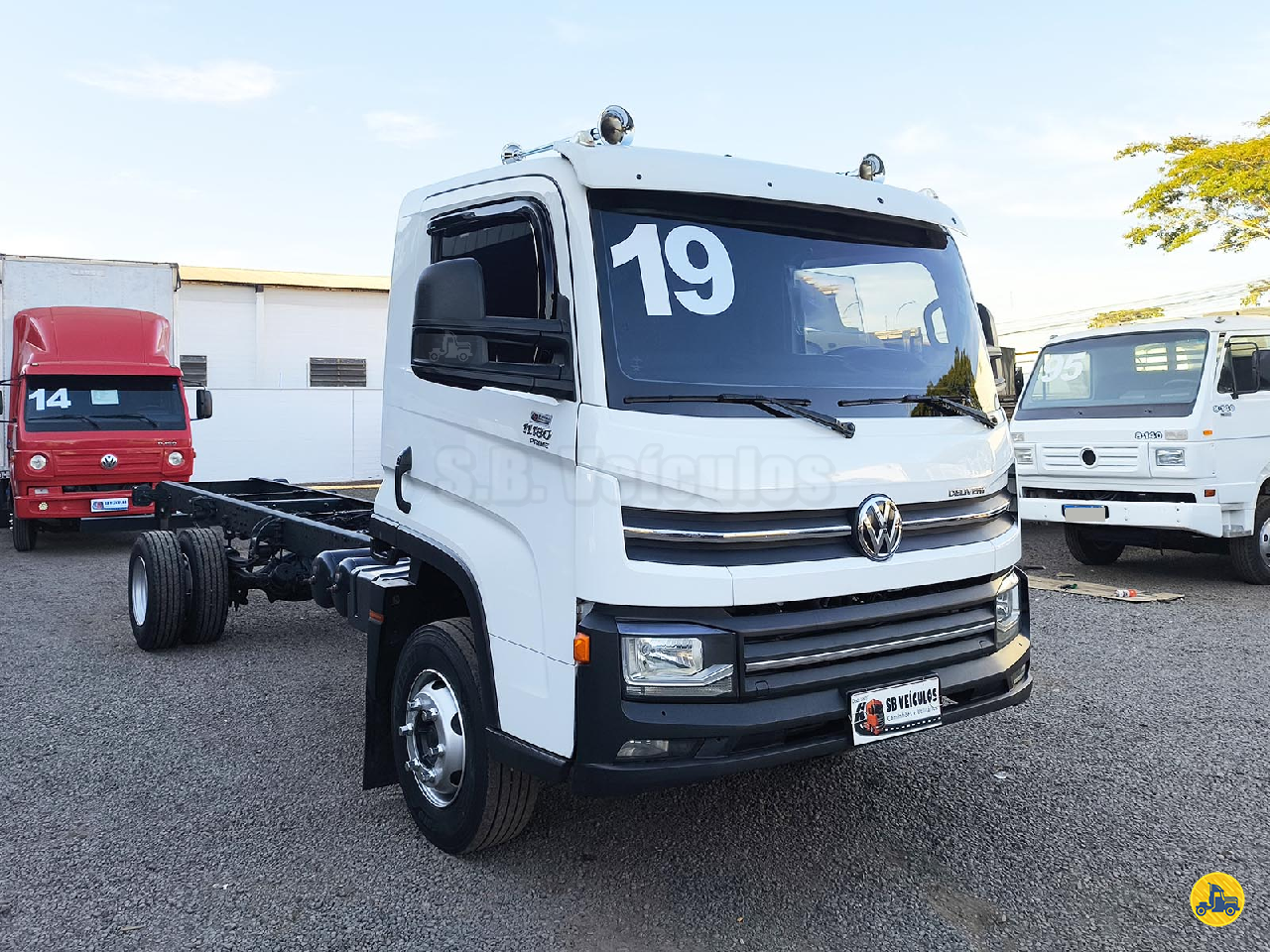 CAMINHAO VOLKSWAGEN VW 11180 Chassis 3/4 4x2 SB Veiculos CATANDUVA SÃO PAULO SP