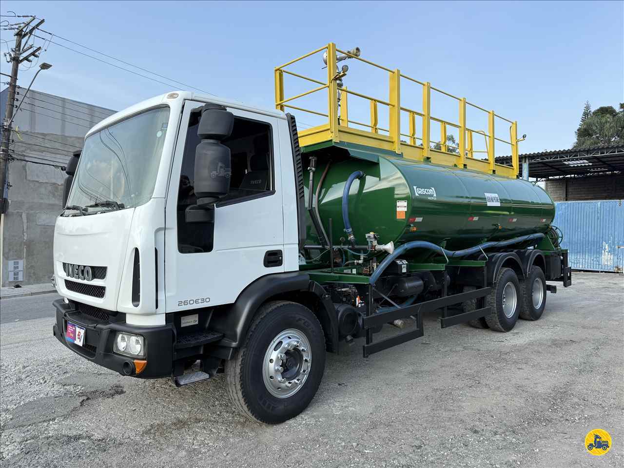 CAMINHAO IVECO TECTOR 260E30 Tanque Pipa Truck 6x4 Vanlex Caminhões SAO BERNARDO DO CAMPO SÃO PAULO SP