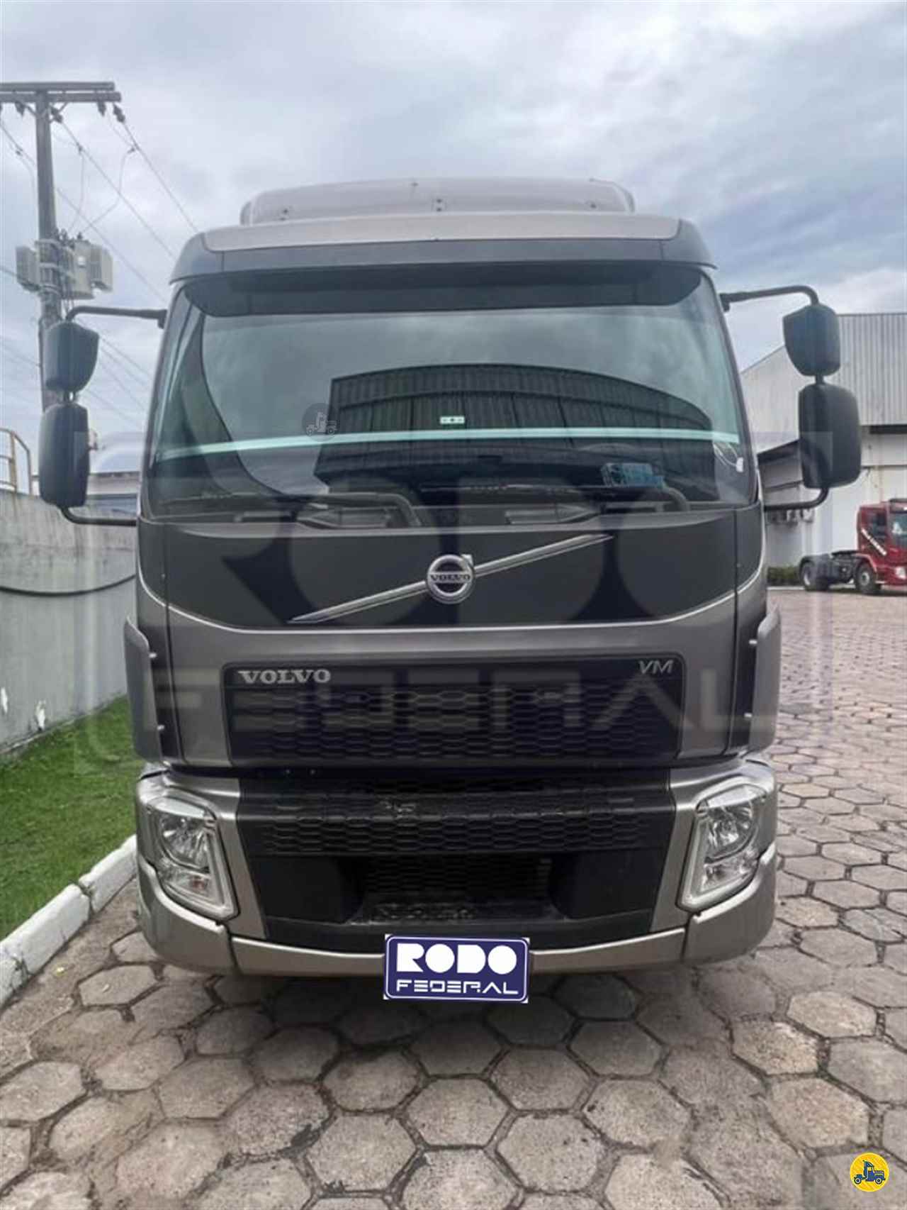 VOLVO VM 330 de Rodofederal - MT