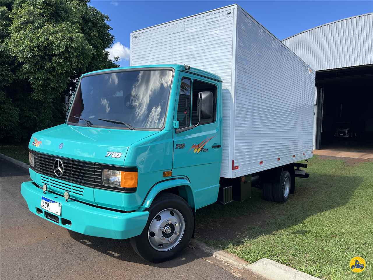 CAMINHAO MERCEDES-BENZ MB 710 Baú Furgão 3/4 4x2 Estacionamento Gaúcho ARAPONGAS PARANÁ PR