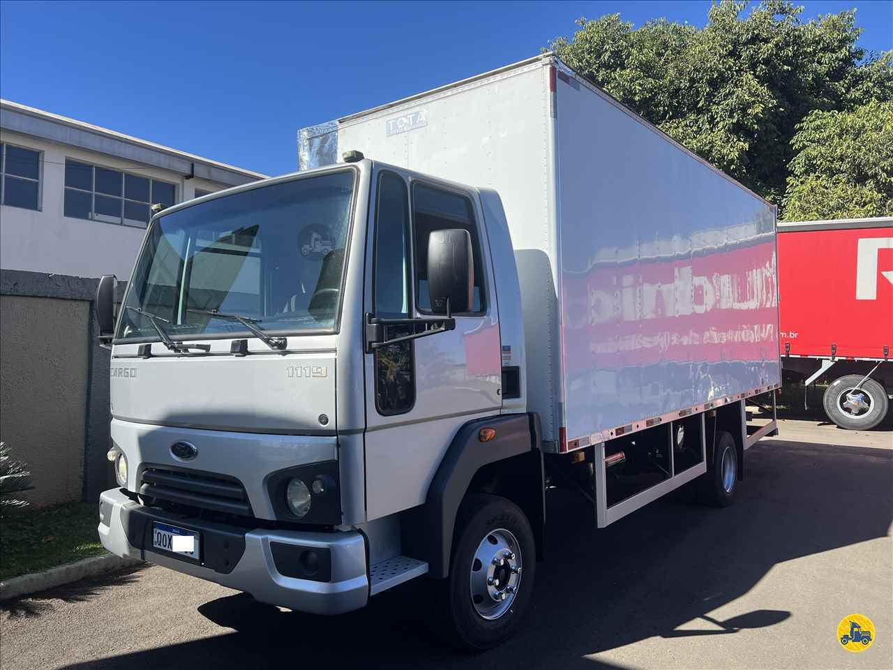 CAMINHAO FORD CARGO 1119 Baú Furgão 3/4 4x2 Estacionamento Gaúcho ARAPONGAS PARANÁ PR
