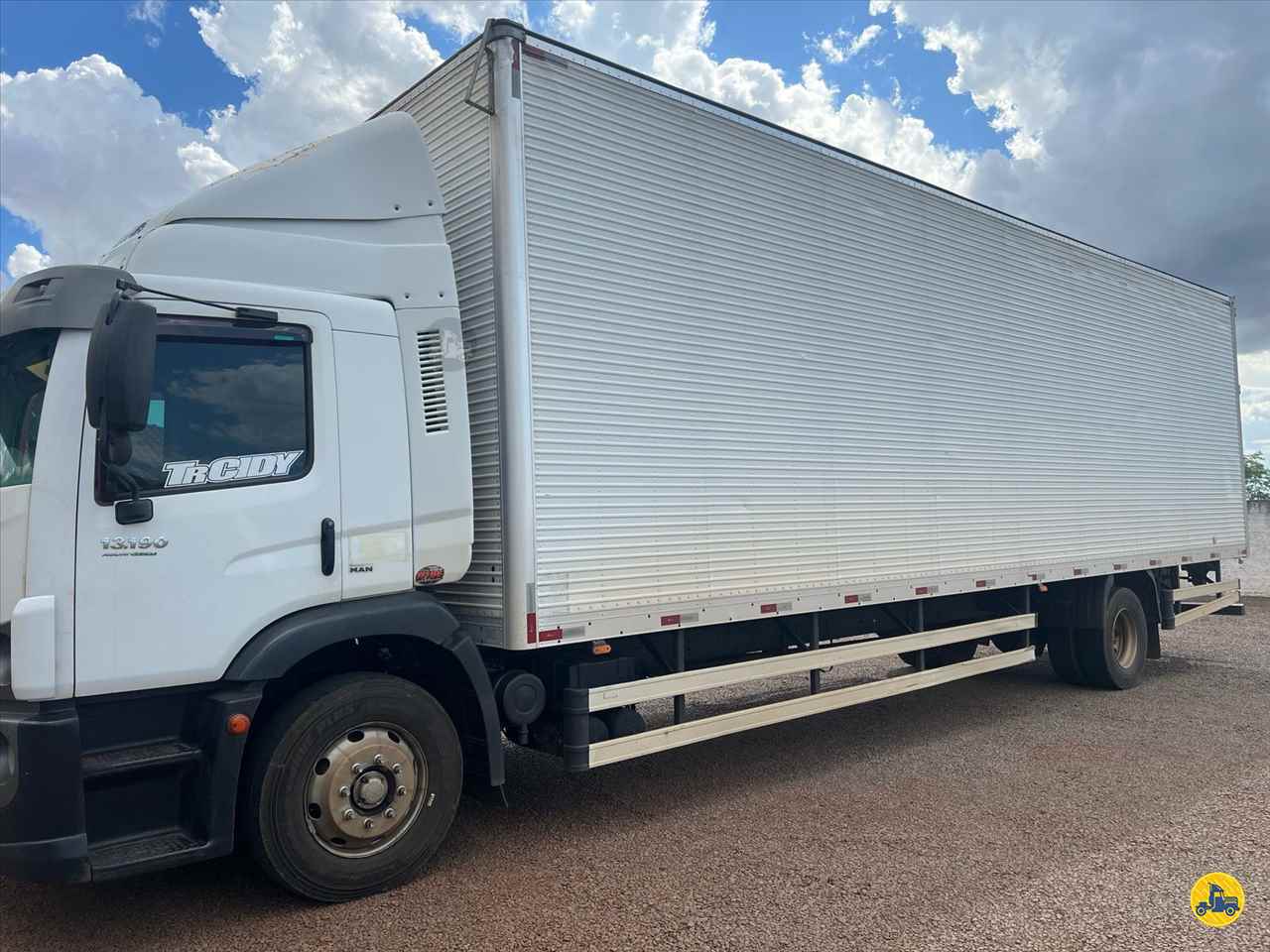 CAMINHAO VOLKSWAGEN VW 13190 Baú Furgão Toco 4x2 Mercediesel Caminhões ARAPONGAS PARANÁ PR