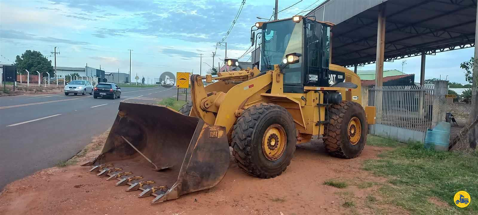 PA CARREGADEIRA CATERPILLAR 938H Ademir Caminhões MARILUZ PARANÁ PR