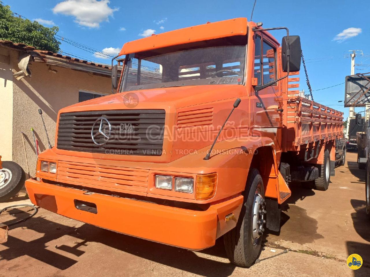CAMINHAO MERCEDES-BENZ MB 1214 Carga Seca Toco 4x2 Sul Caminhões MARINGA PARANÁ PR