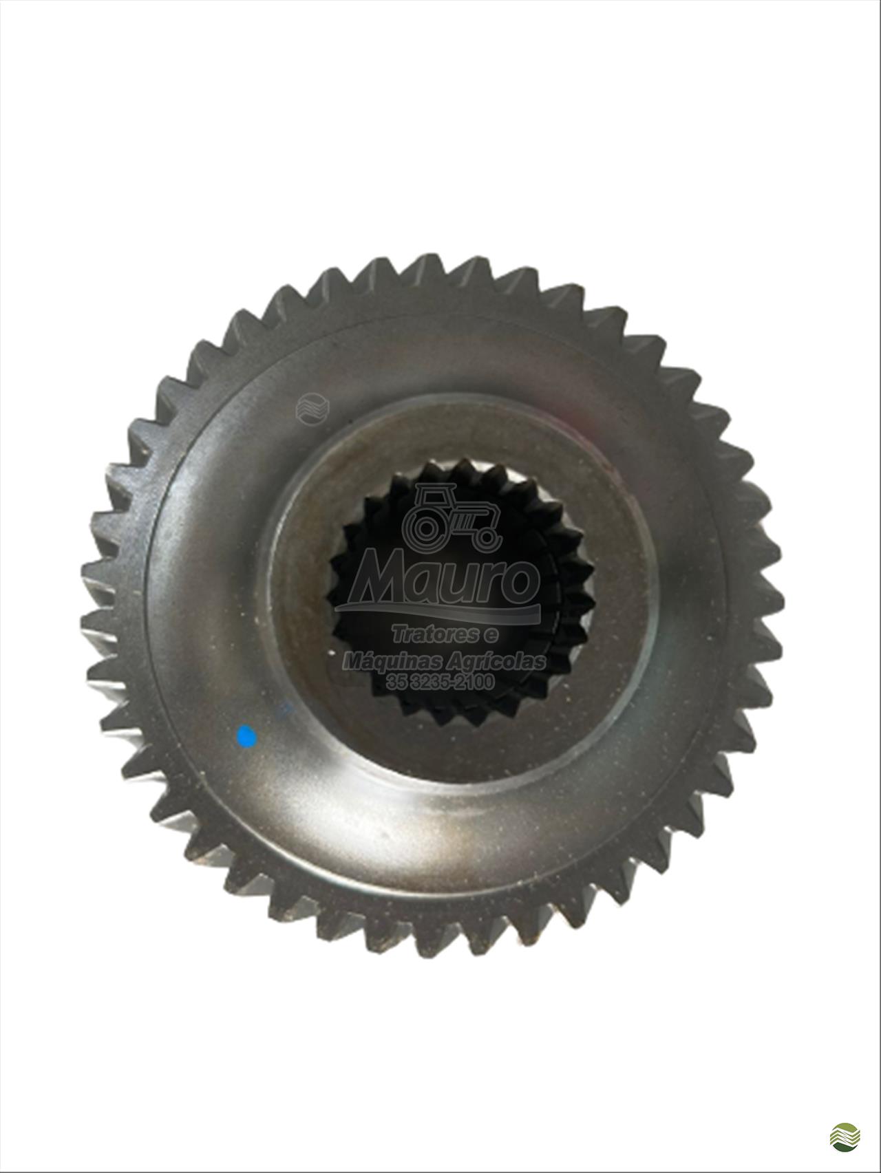 83990596 - ENGRENAGEM CAIXA TRANSFERENCIA 43Z NEW HOLLAND