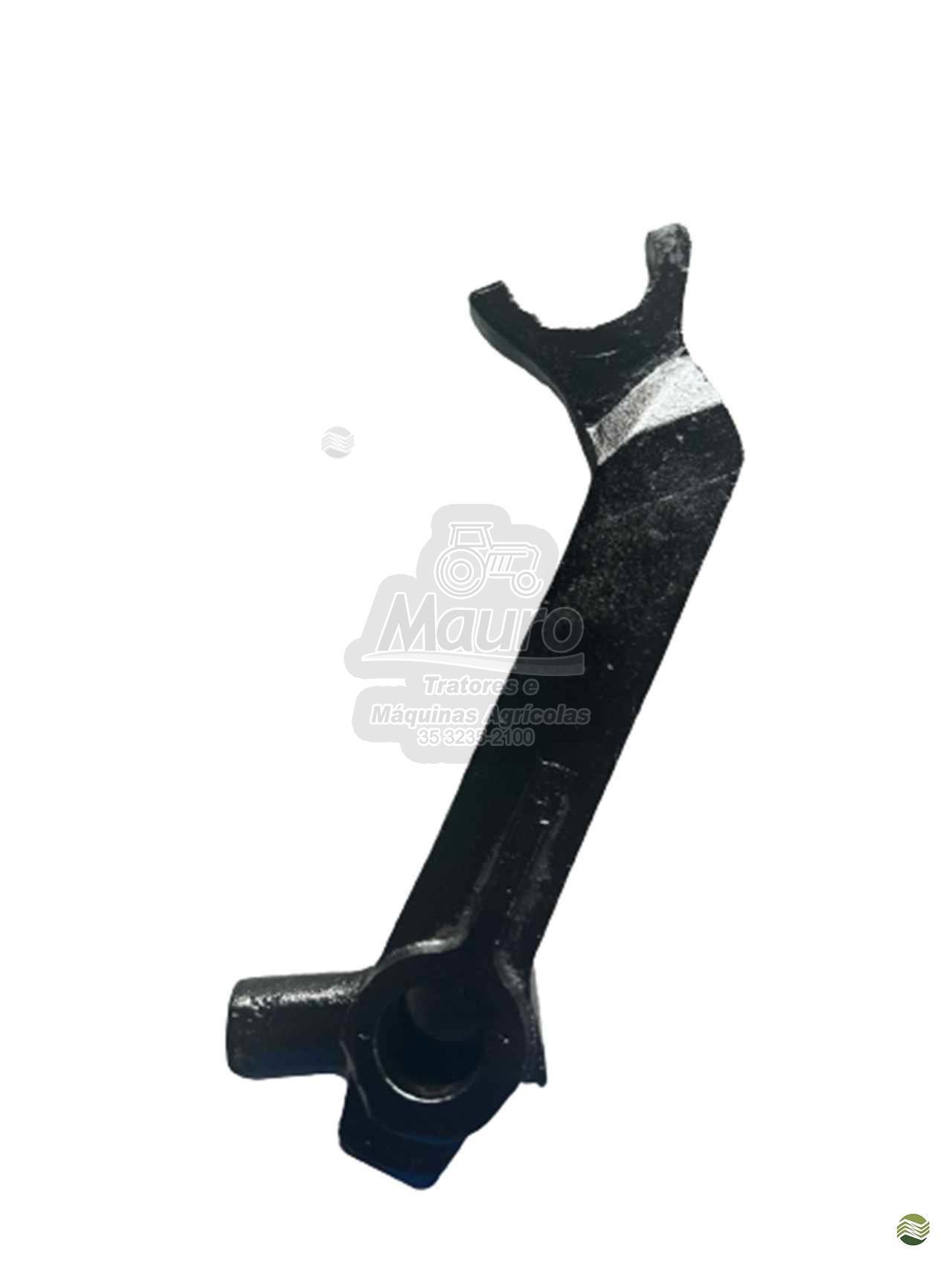 8002104170004 - GARFO PARA EIXO DA TOMADA DE FORCA AGRALE 4100