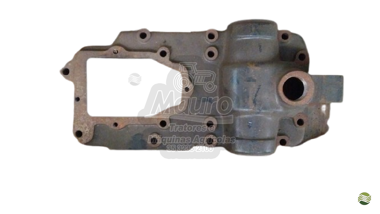 83436010 - TAMPA CAIXA ELEVADOR HIDRAULICO VALTRA VALMET 685/785/BF65/BF75