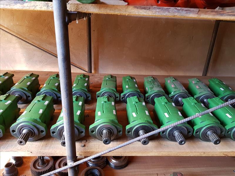 Motor Char-lynn John Deere  3520 Trocado o Reparo