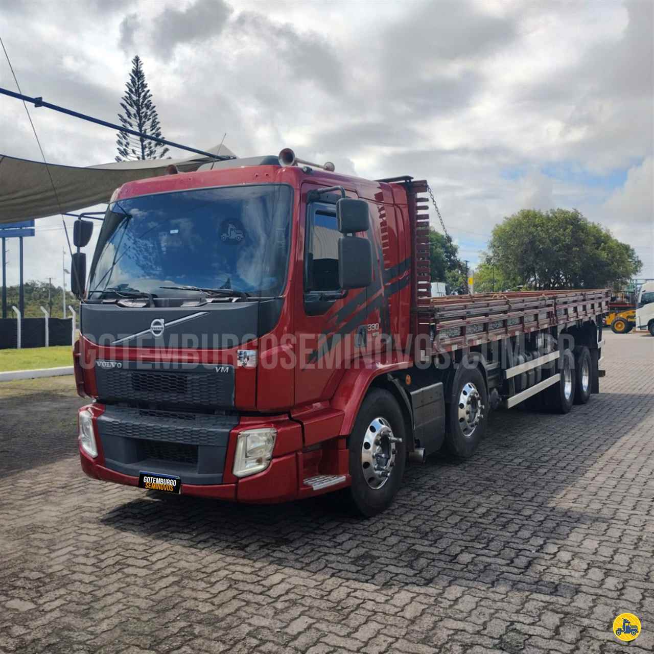 CAMINHAO VOLVO VOLVO VM 330 Carga Seca BiTruck 8x2 GOTEMBURGO | SEMINOVOS SIMOES FILHO BAHIA BA