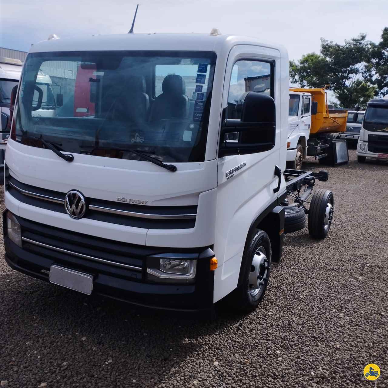 CAMINHAO VOLKSWAGEN DELIVERY EXPRESS Baú Furgão 3/4 4x2 Lobo Caminhões PIRACICABA SÃO PAULO SP