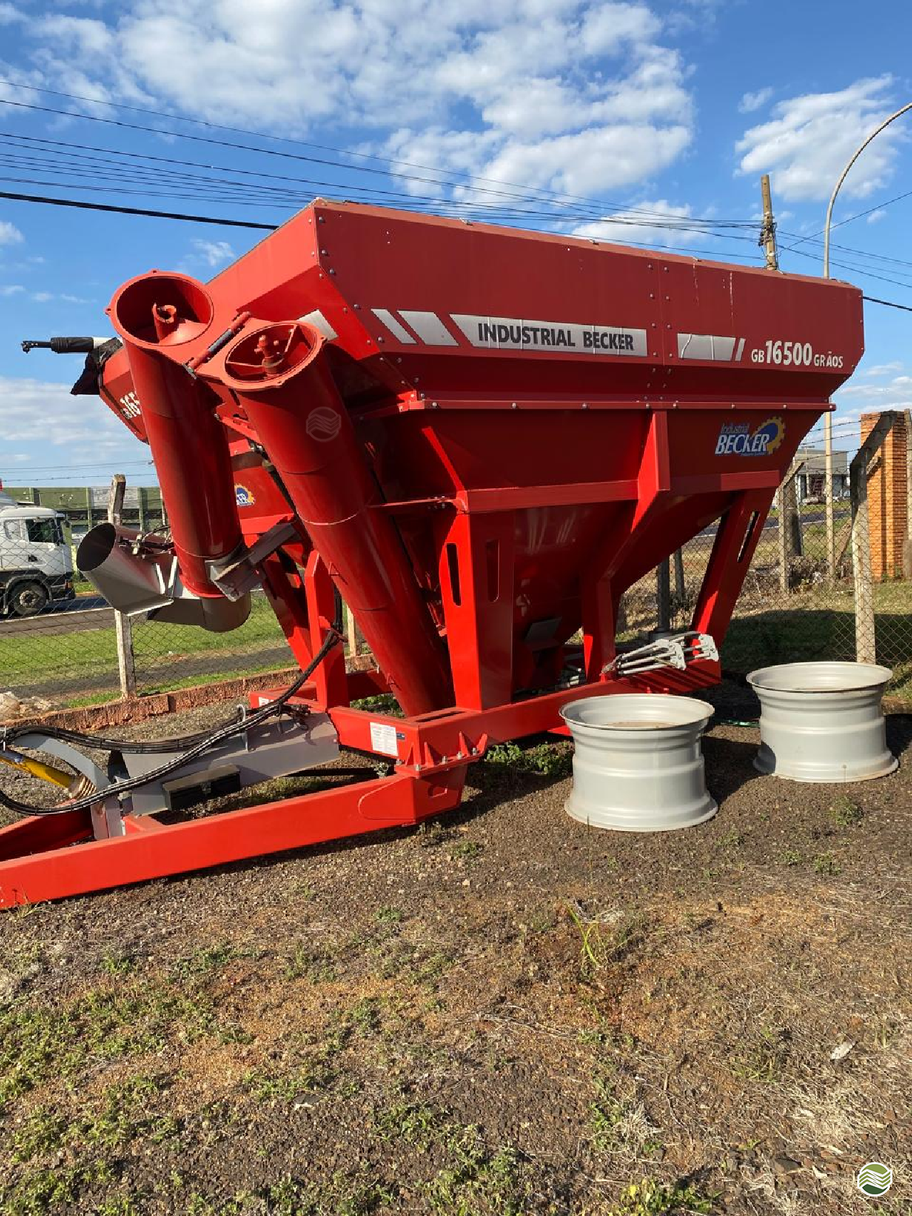 IMPLEMENTOS AGRICOLAS CARRETA BAZUKA GRANELEIRA 16500 RG Equipamentos Agrícolas OURINHOS SÃO PAULO SP