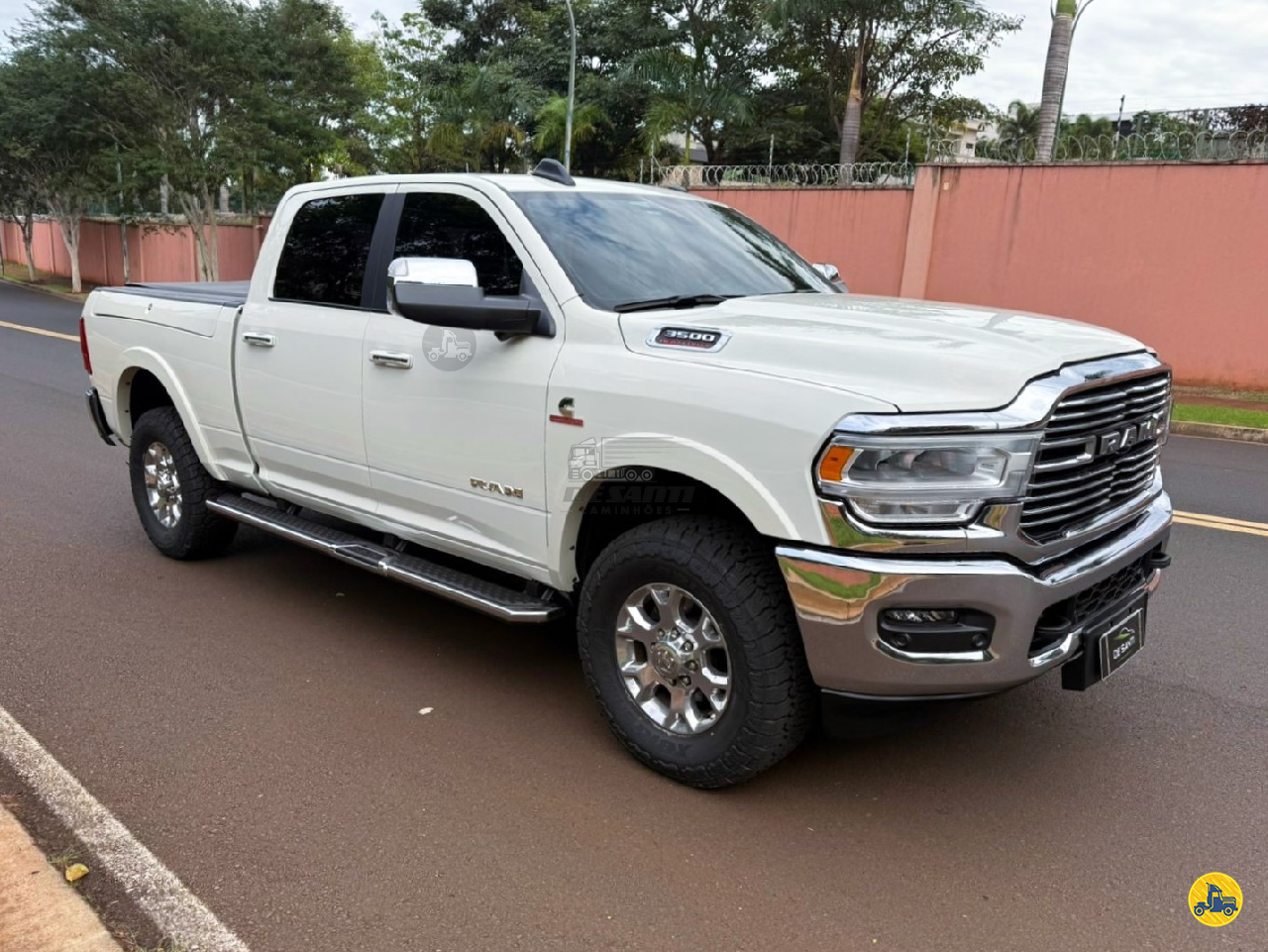CARRO DODGE Ram 6.7 3500 Laramie De Santi Caminhões RIBEIRAO PRETO SÃO PAULO SP