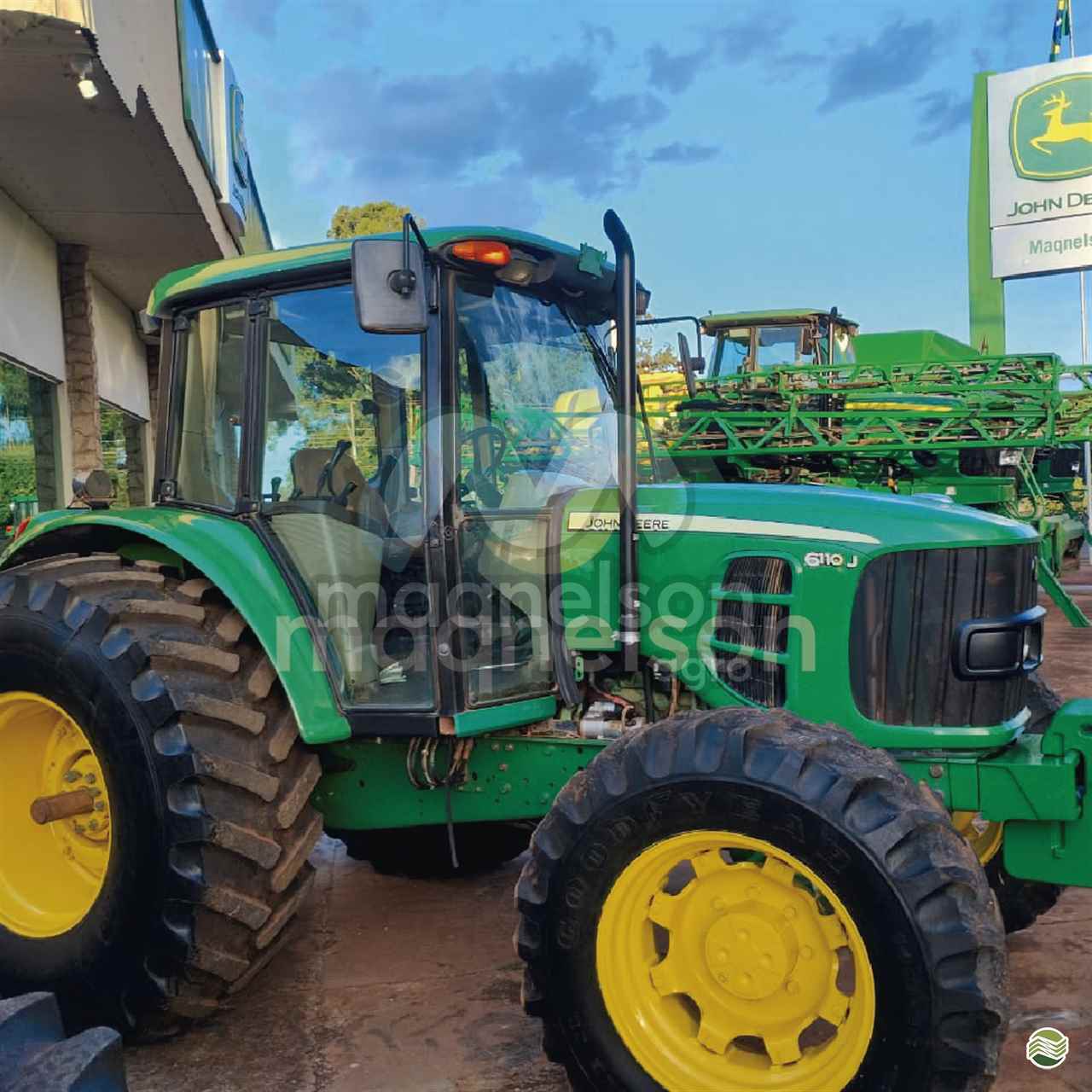 TRATOR JOHN DEERE JOHN DEERE 6110J Tração 4x2 Maqnelson Seminovos Agro UBERLANDIA MINAS GERAIS MG