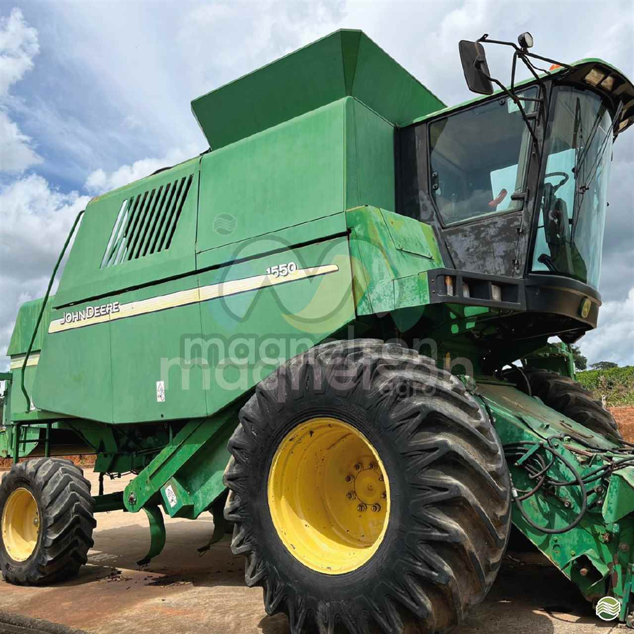 COLHEITADEIRA JOHN DEERE JOHN DEERE 1550 Maqnelson Seminovos Agro UBERLANDIA MINAS GERAIS MG