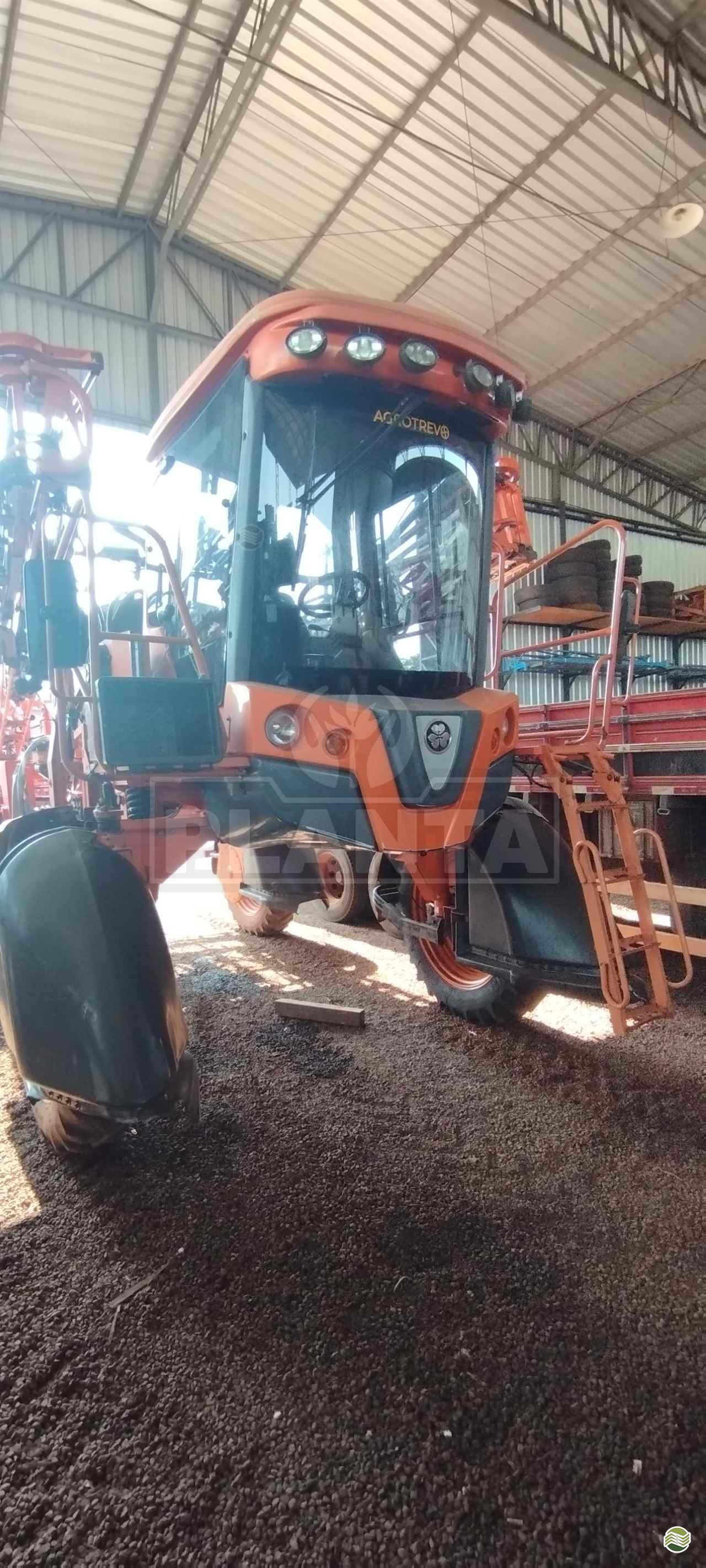 PULVERIZADOR JACTO UNIPORT 2000 PLUS Tração 4x2 Planta Máquinas - Kuhn CASCAVEL PARANÁ PR