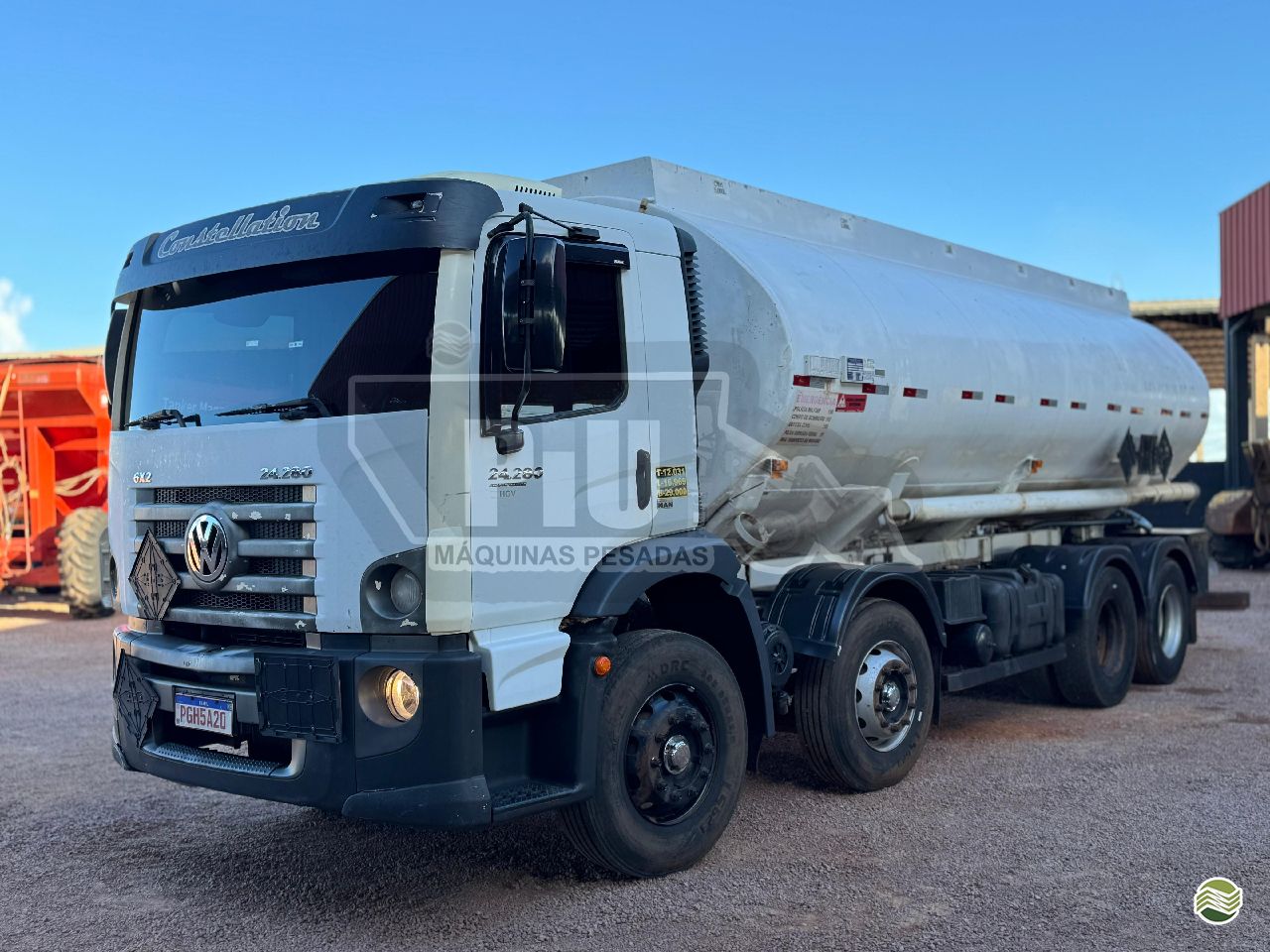 CAMINHAO VOLKSWAGEN VW 24280 Tanque Aço BiTruck 8x2 Piu Máquinas Pesadas SINOP MATO GROSSO MT