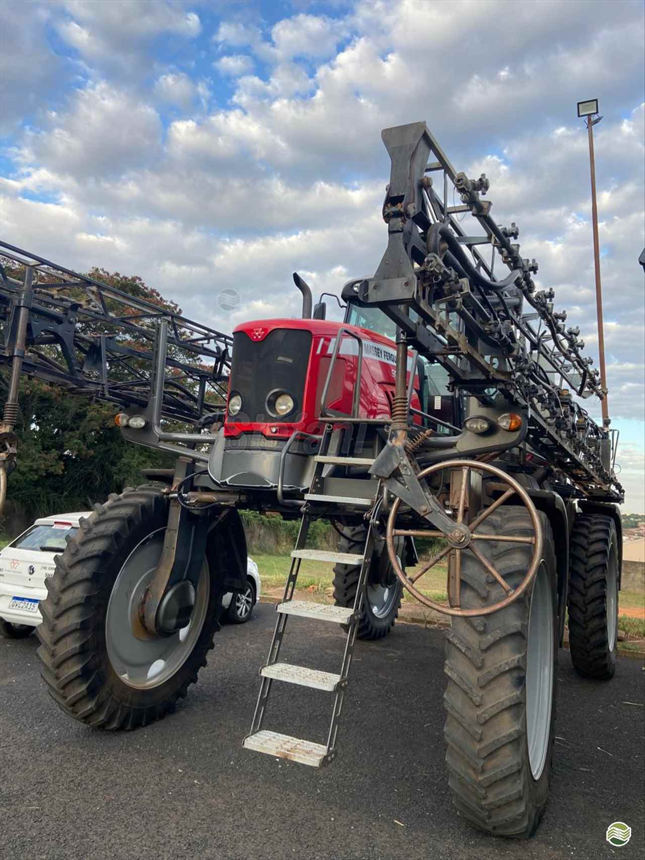 PULVERIZADOR MASSEY FERGUSON MF 9030 Tração 4x4 Stéfani - Massey Ferguson JABOTICABAL SÃO PAULO SP