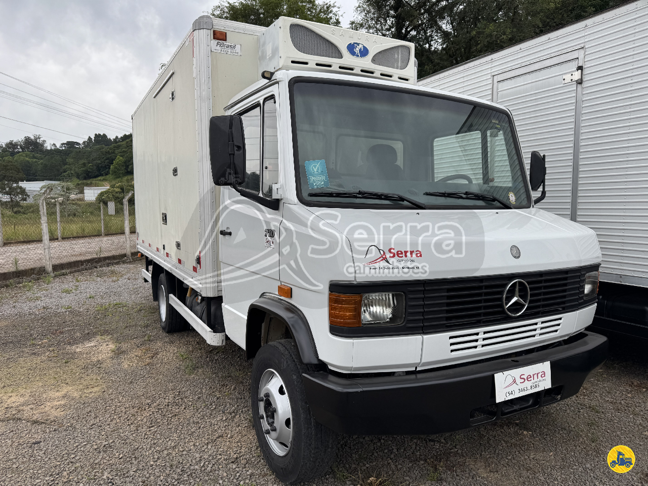 CAMINHAO MERCEDES-BENZ MB 710 Baú Frigorífico 3/4 4x2 Serra Caminhões GARIBALDI RIO GRANDE DO SUL RS