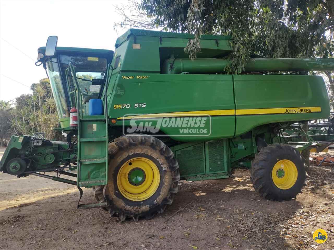 COLHEITADEIRA JOHN DEERE JOHN DEERE 9570 STS Sanjoanense Veículos LIMEIRA SÃO PAULO SP