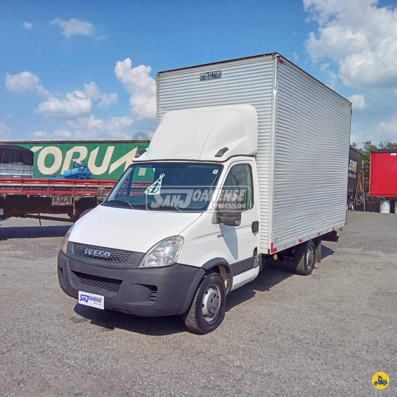 CAMINHAO IVECO DAILY 35s14 Baú Furgão 3/4 4x2 Sanjoanense Veículos LIMEIRA SÃO PAULO SP