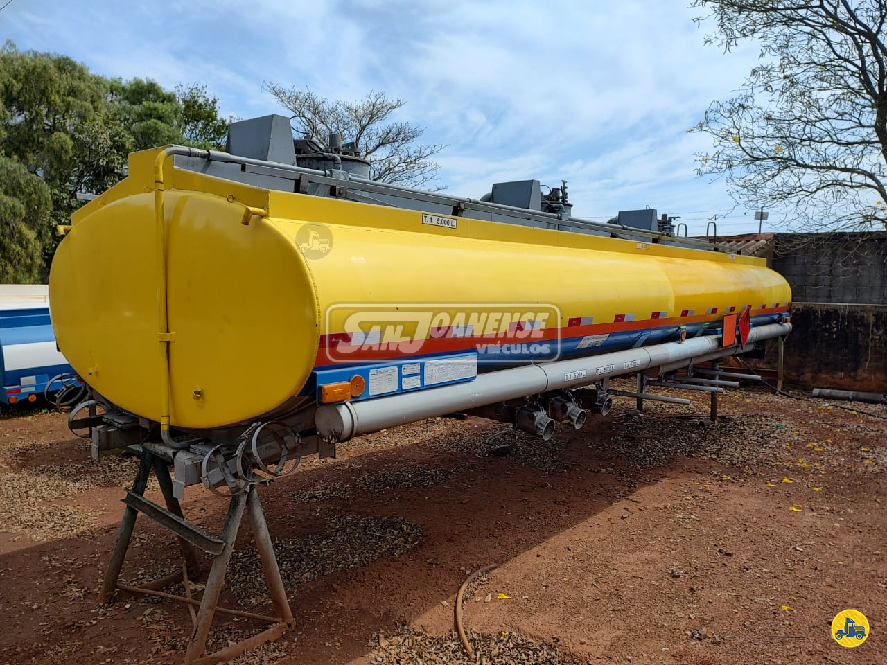 CARROCERIA SOBRE CHASSI  TOCO TANQUE AÇO Sanjoanense Veículos LIMEIRA SÃO PAULO SP